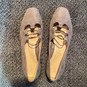 Dressy women’s flats